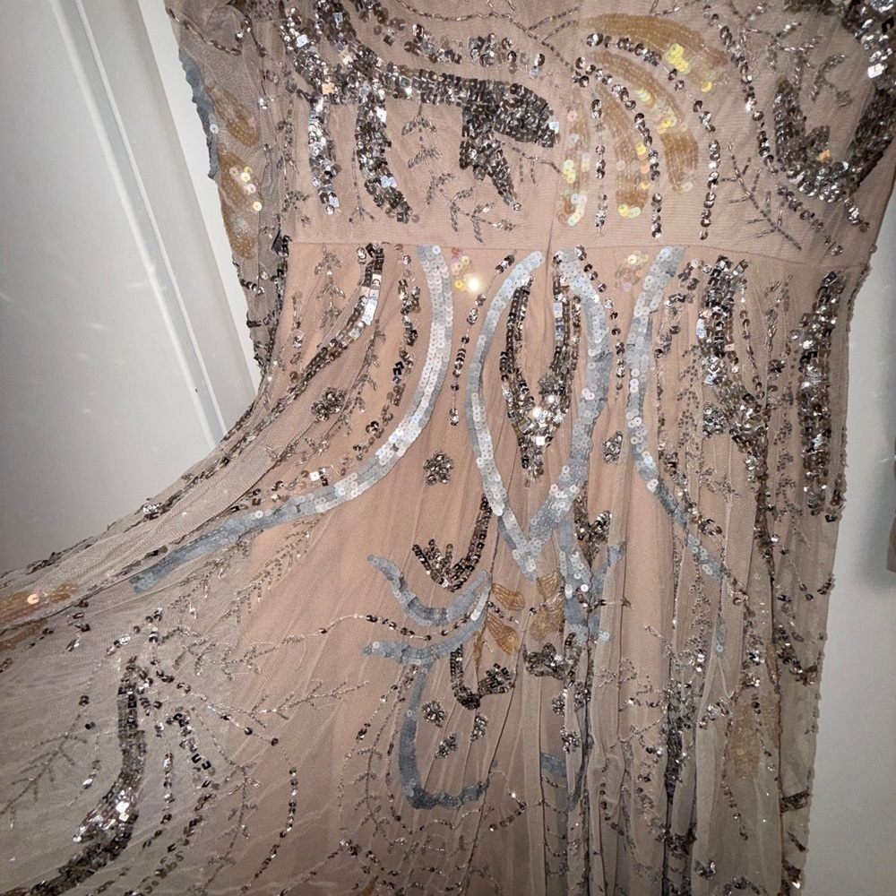 NWT | Mac Duggal 5217 Nude Elegant Sequin Embellished Cream Gown Size 4 - Picture 11 of 12